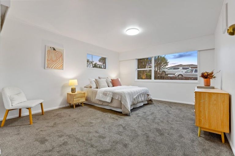 Photo of property in 74 Waimumu Road, Massey, Auckland, 0614