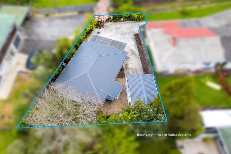 Photo of property in 3/99a View Road, Sunnyvale, Auckland, 0612