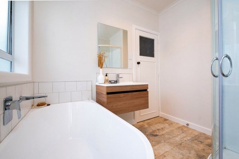 Photo of property in 4 Van Asch Road, Haumoana, 4102