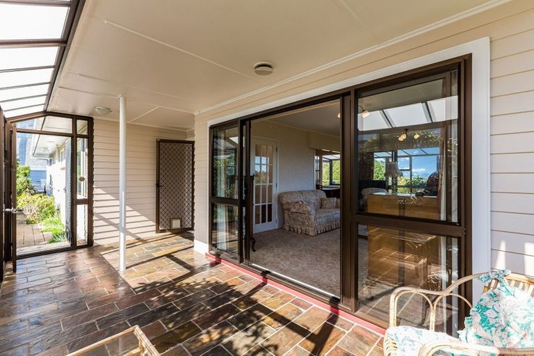 Photo of property in 22 Bushey Way, Maungaraki, Lower Hutt, 5010