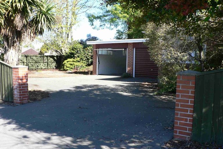 Photo of property in 87 Withells Road, Avonhead, Christchurch, 8042