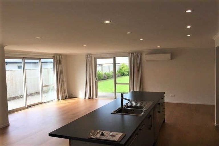 Photo of property in 28 Huntingdon Drive, Rangiora, 7400