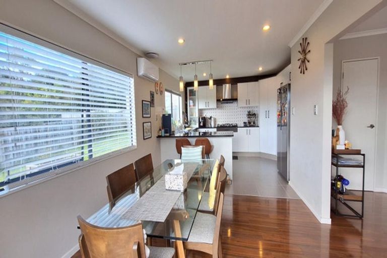 Photo of property in 34 Borneo Drive, Fairview Heights, Auckland, 0632