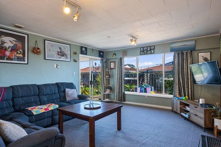 Photo of property in 17 Hadfield Street, Otaki, 5512