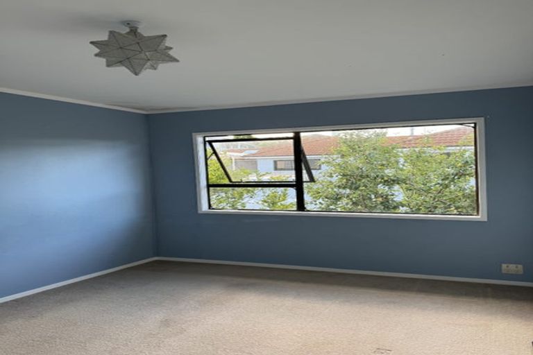 Photo of property in 2/36 Quebec Road, Milford, Auckland, 0620