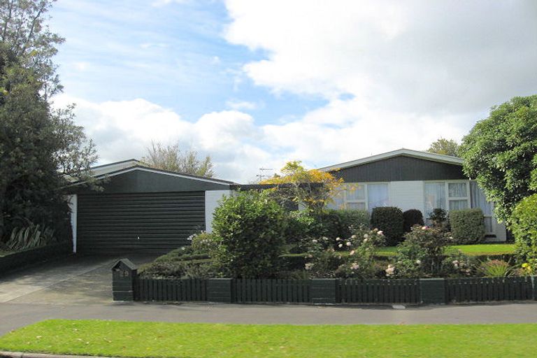 Photo of property in 29 Guinness Crescent, Ilam, Christchurch, 8041