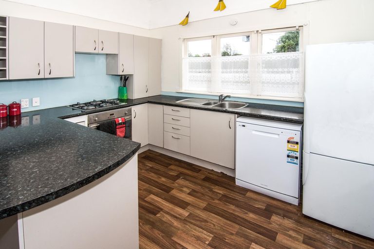 Photo of property in 30 Cambridge Terrace, Masterton, 5810