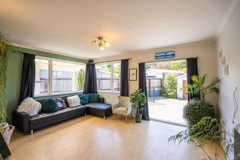 Photo of property in 18 Walton Road, Paraparaumu Beach, Paraparaumu, 5032