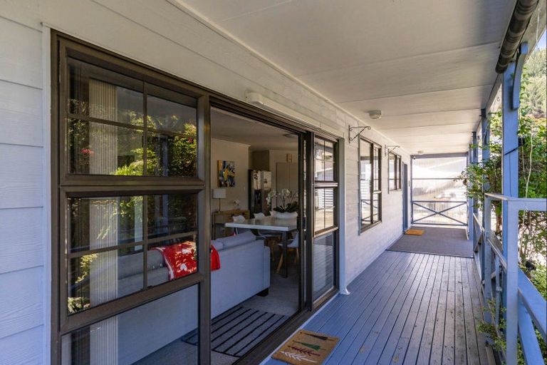 Photo of property in 168 Waikawa Road, Picton, 7220