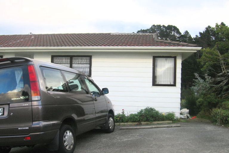 Photo of property in 28 Percy Dyett Drive, Karori, Wellington, 6012