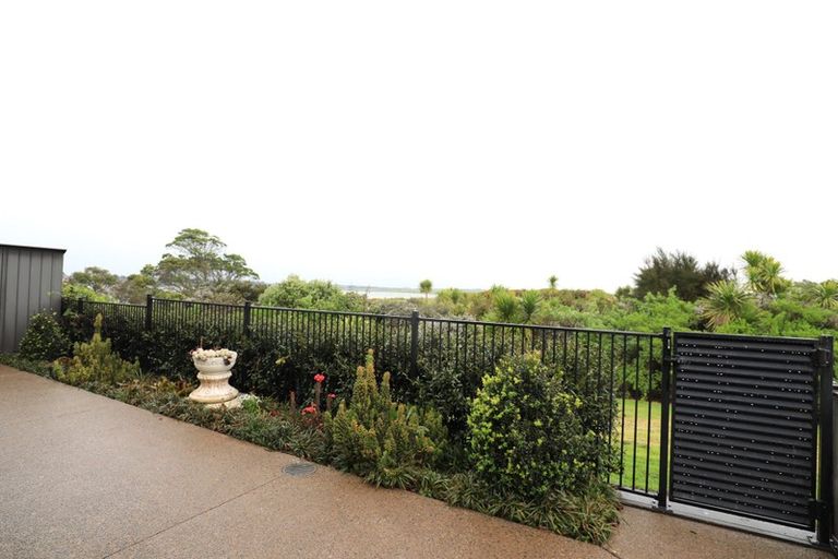 Photo of property in 56 Sunningdale Street, Wattle Downs, Auckland, 2103