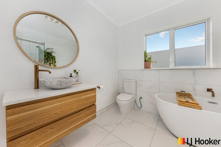 Photo of property in 49d Martyn Street, Waiuku, 2123