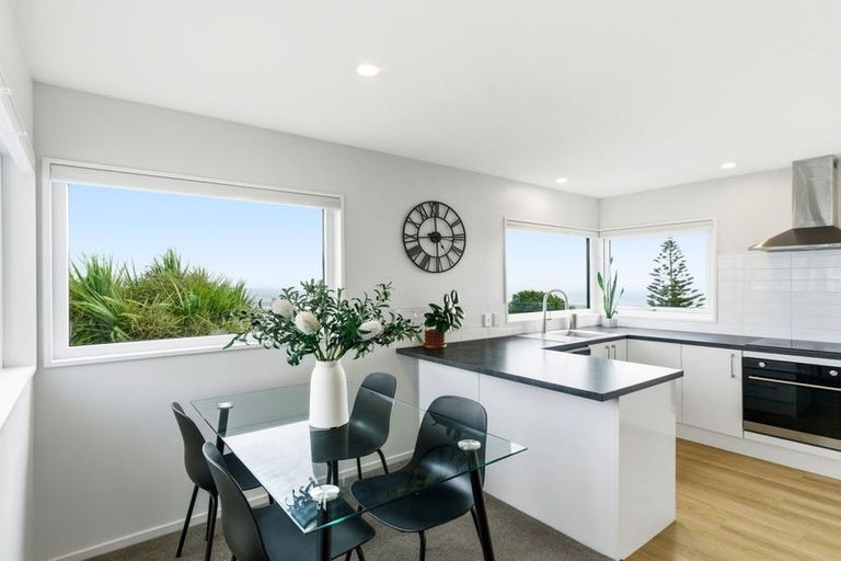 Photo of property in 5b Madeley Road, Mount Pleasant, Christchurch, 8081