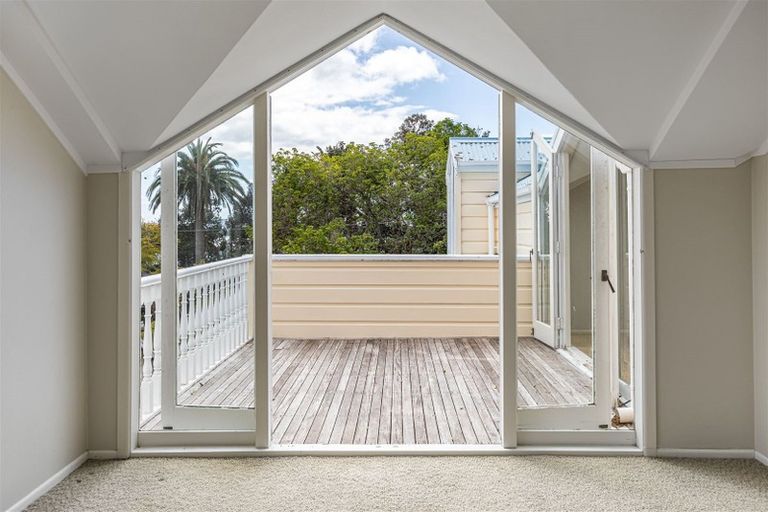 Photo of property in 60 Princes Street, Northcote Point, Auckland, 0627