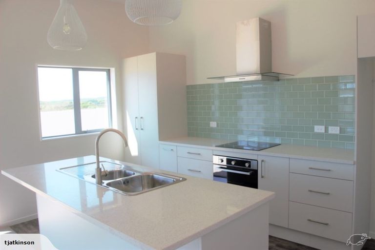 Photo of property in 4 Seagrass Place, Otaki Beach, Otaki, 5512