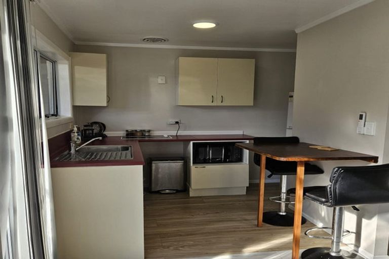 Photo of property in 98/98a Glenpark Avenue, Frankleigh Park, New Plymouth, 4310