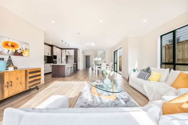 Photo of property in 94 Tir Conaill Avenue, Flat Bush, Auckland, 2019