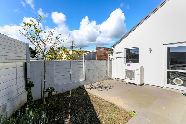 Photo of property in 2a Portland Drive, Highlands Park, New Plymouth, 4312