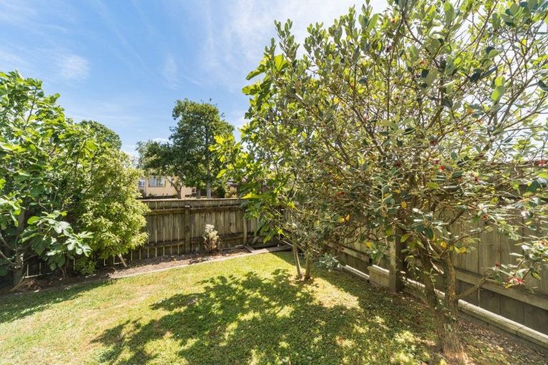 Photo of property in 2 Paradise Place, Milson, Palmerston North, 4414