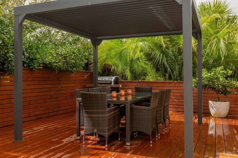 Photo of property in 8b Resolution Road, Welcome Bay, Tauranga, 3112