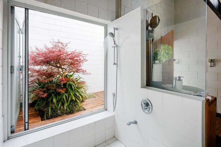 Photo of property in 25 Cranwell Place, Hillcrest, Hamilton, 3216