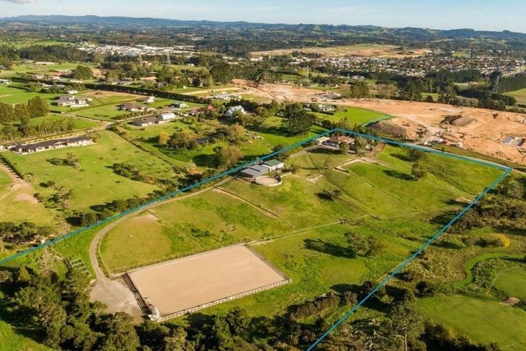 Photo of property in 58 Burns Lane, Kumeu, 0892