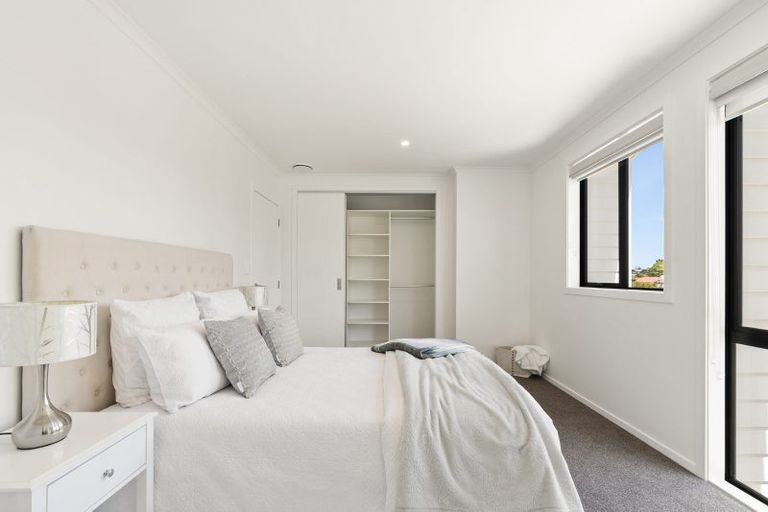 Photo of property in 30c Russell Road, Manurewa, Auckland, 2102