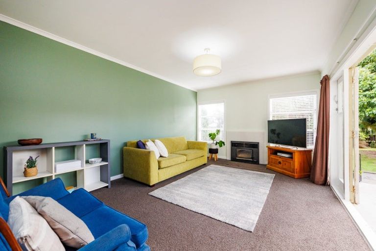 Photo of property in 17 Manawatu Street, Hokowhitu, Palmerston North, 4410