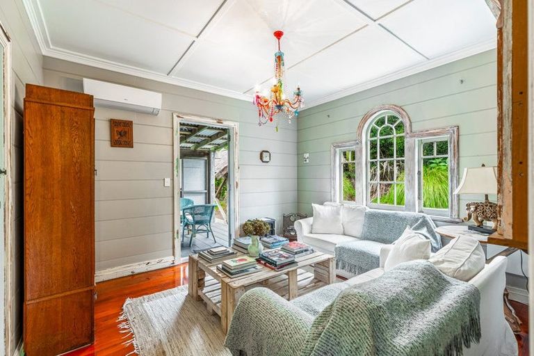 Photo of property in 70 Mahana Road, Waimauku, 0881