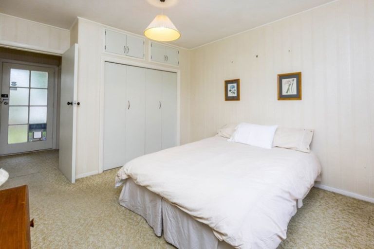 Photo of property in 5 Pearce Crescent, Taita, Lower Hutt, 5011