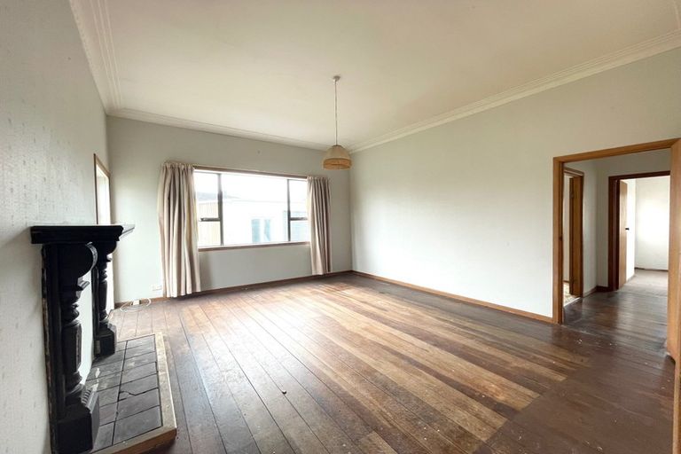 Photo of property in 57 Tiraumea Drive, Pakuranga, Auckland, 2010