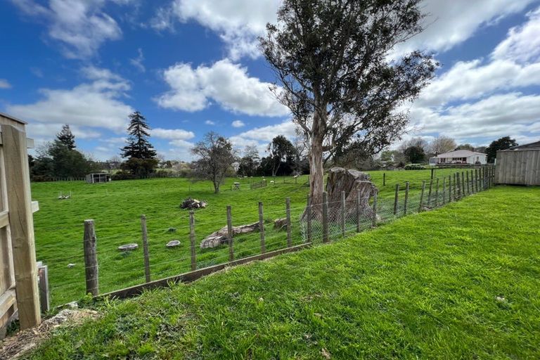 Photo of property in 16 Oldfield Lane, Marton, 4710