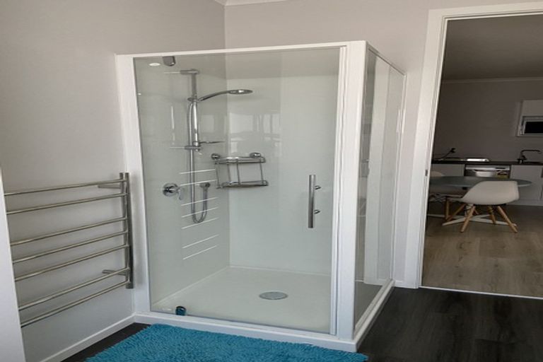 Photo of property in 124 Amesbury Drive, Churton Park, Wellington, 6037