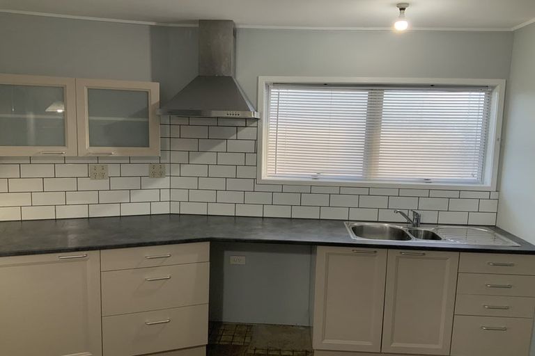 Photo of property in 1121 Heaphy Terrace, Fairfield, Hamilton, 3214