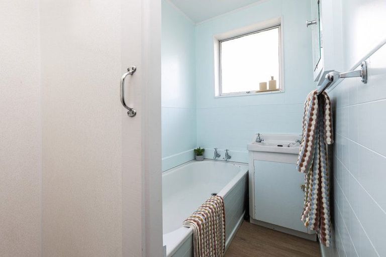 Photo of property in 2/69 Wiggins Street, Sumner, Christchurch, 8081