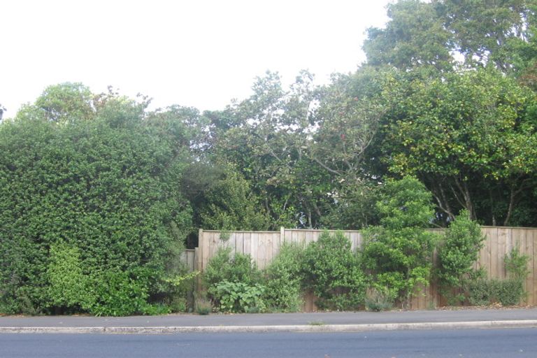 Photo of property in 68-72 Shakespeare Road, Milford, Auckland, 0620