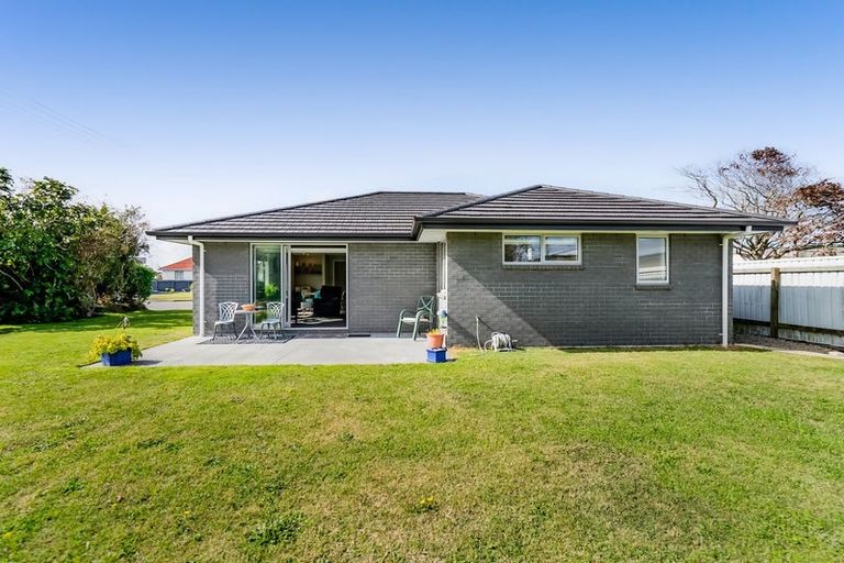 Photo of property in 7 Robbins Crescent, Hawera, 4610