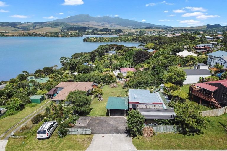 Photo of property in 15 Point Street, Raglan, 3225