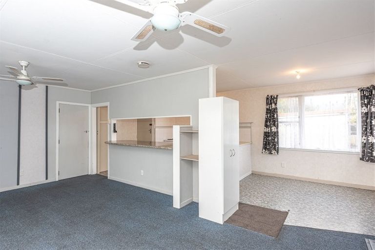Photo of property in 10 Mosston Road, Castlecliff, Whanganui, 4501