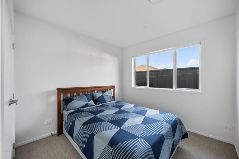 Photo of property in 17 Rangataiki Place, Te Awa, Napier, 4110