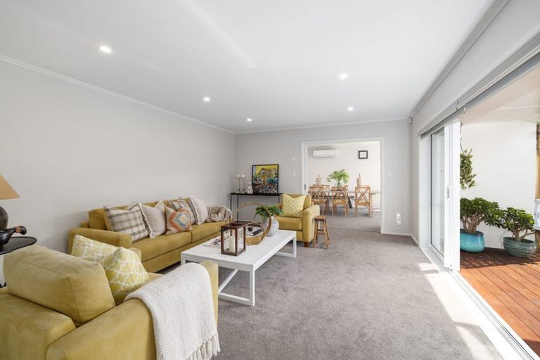 Photo of property in 73 Grahams Road, Burnside, Christchurch, 8041