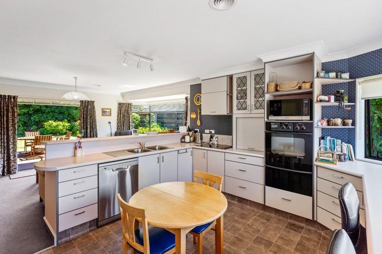 Photo of property in 14 Hurunui Street, Waikanae, 5036