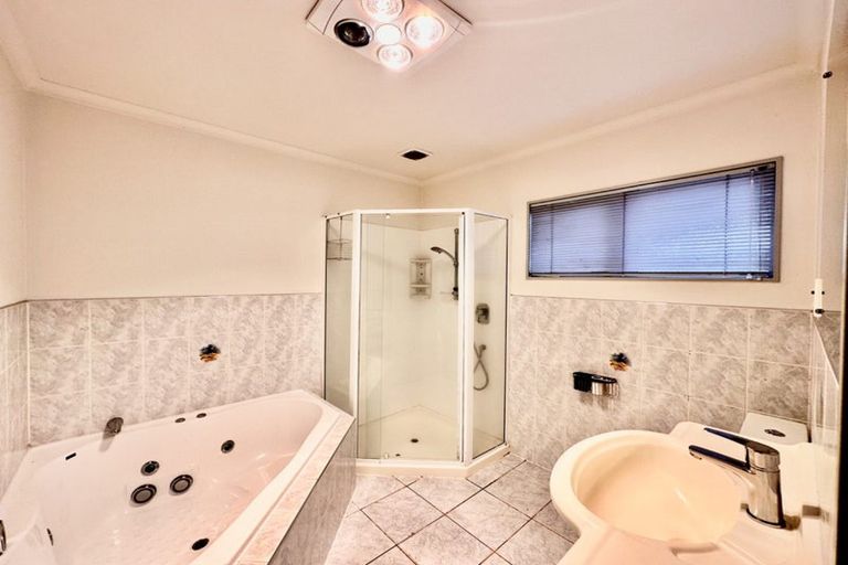 Photo of property in 47 Ransom Smyth Drive, Goodwood Heights, Auckland, 2105