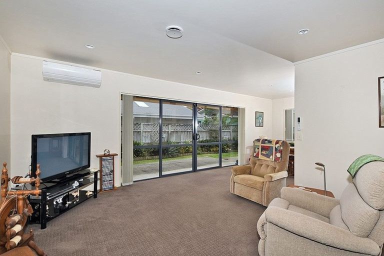 Photo of property in 21b Mair Street, Regent, Whangarei, 0112