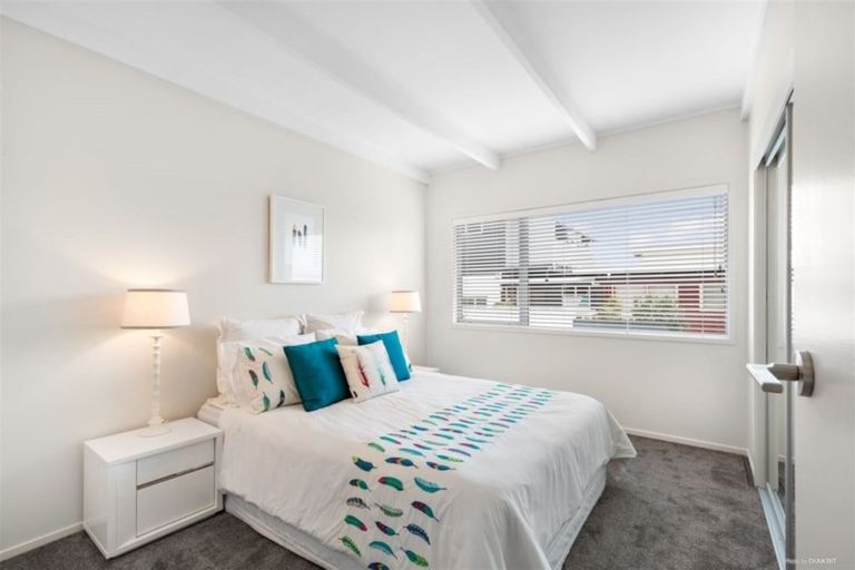 Photo of property in 2/5 Marama Street, Castor Bay, Auckland, 0620