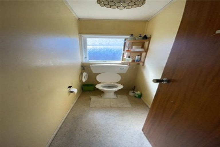 Photo of property in 2/2 Yacht Place, Bucklands Beach, Auckland, 2012