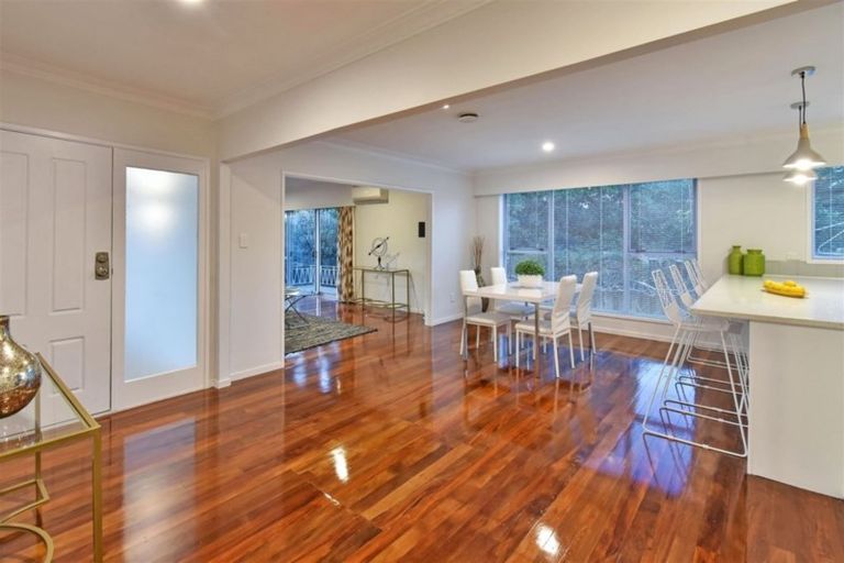 Photo of property in 60 Lawrence Crescent, Hillpark, Auckland, 2102