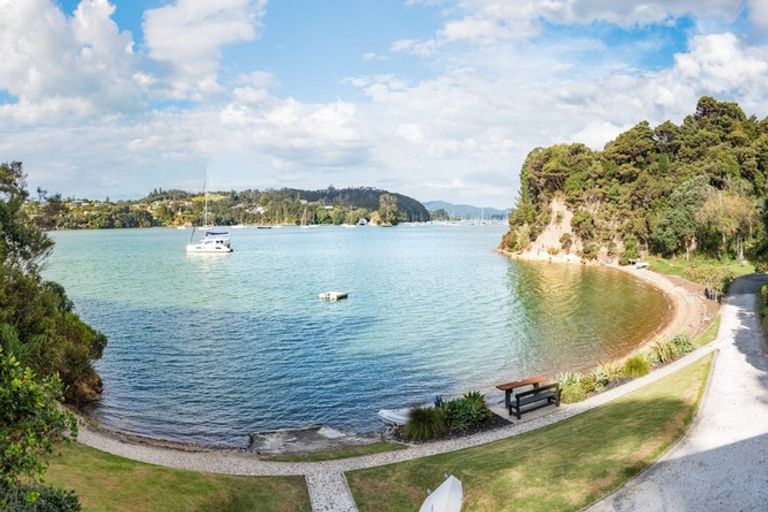 Photo of property in 17 Creswell Street, Opua, 0200