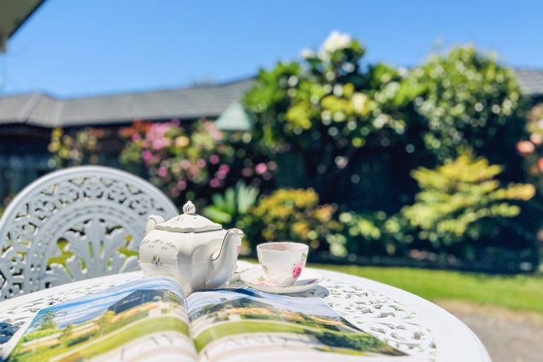 Photo of property in 25 Awanui Drive, Waikanae, 5036