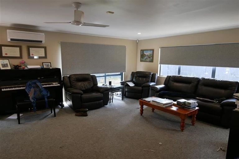 Photo of property in 53a Willis Road, Papakura, 2110